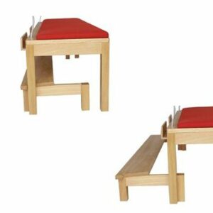 Zwei Kniebaenke aus Holz und roten Polstern